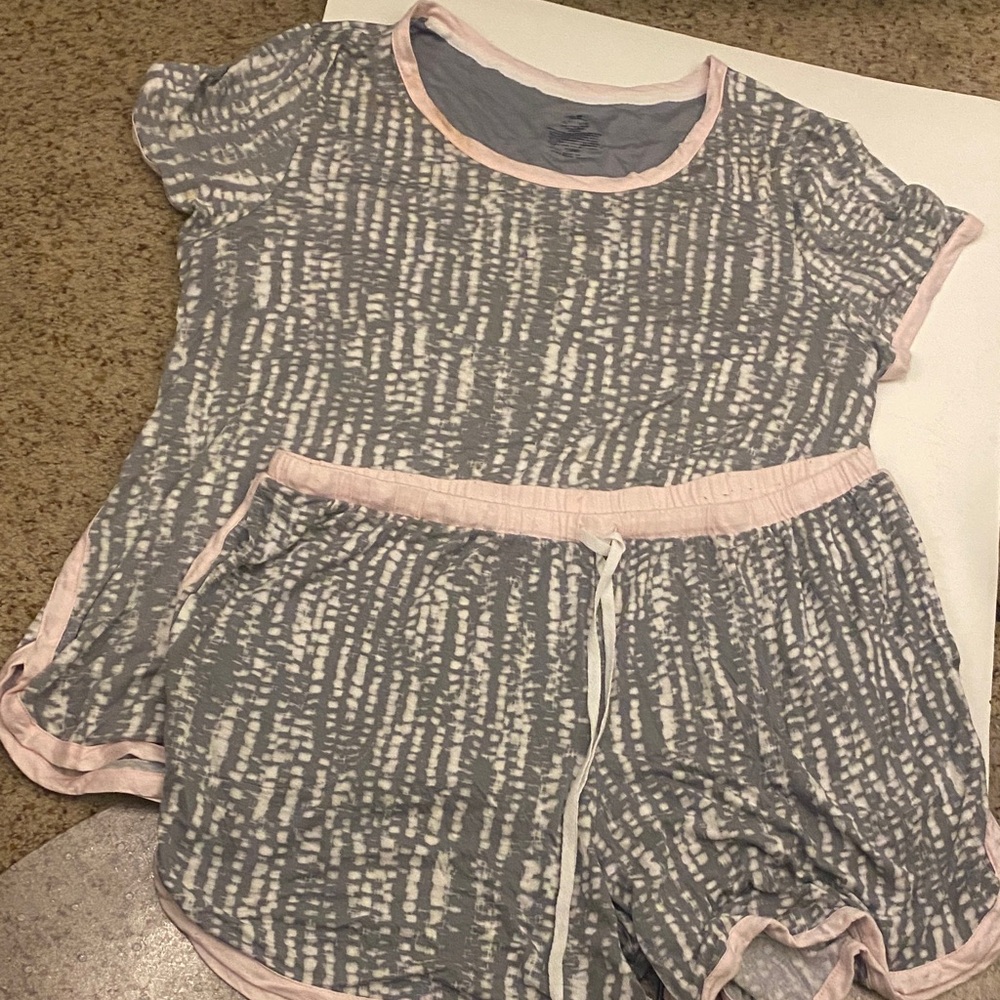 Secret Treasures Gray and Pink Kids Pajama Set